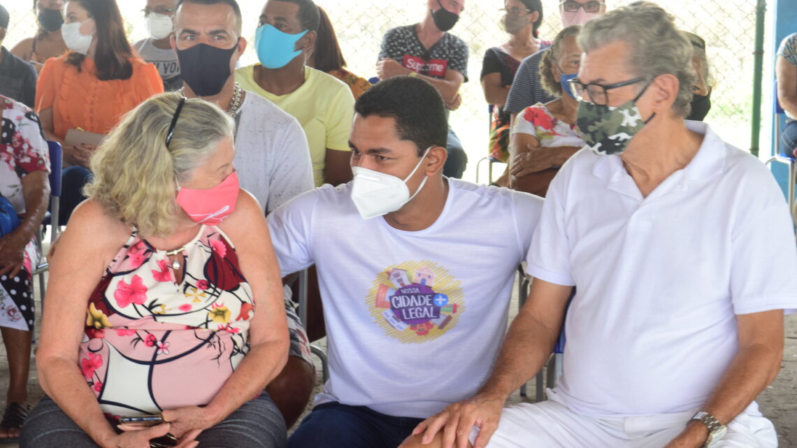 ENTREGAS DAS ESCRITURAS NO BAIRRO SANTA CRUZ.