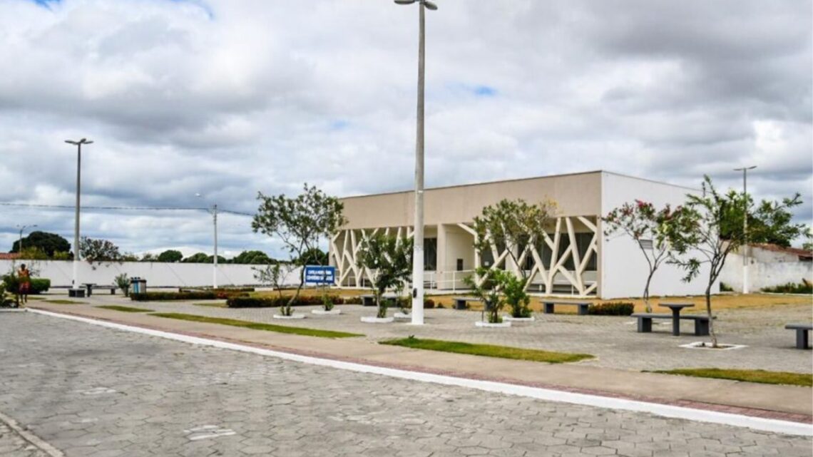 MUDANÇAS NO TRÂNSITO | Trânsito sofrerá mudanças no entorno dos cemitérios para o Dia de Finados, em Linhares