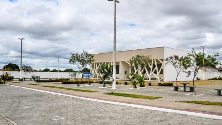 MUDANÇAS NO TRÂNSITO | Trânsito sofrerá mudanças no entorno dos cemitérios para o Dia de Finados, em Linhares