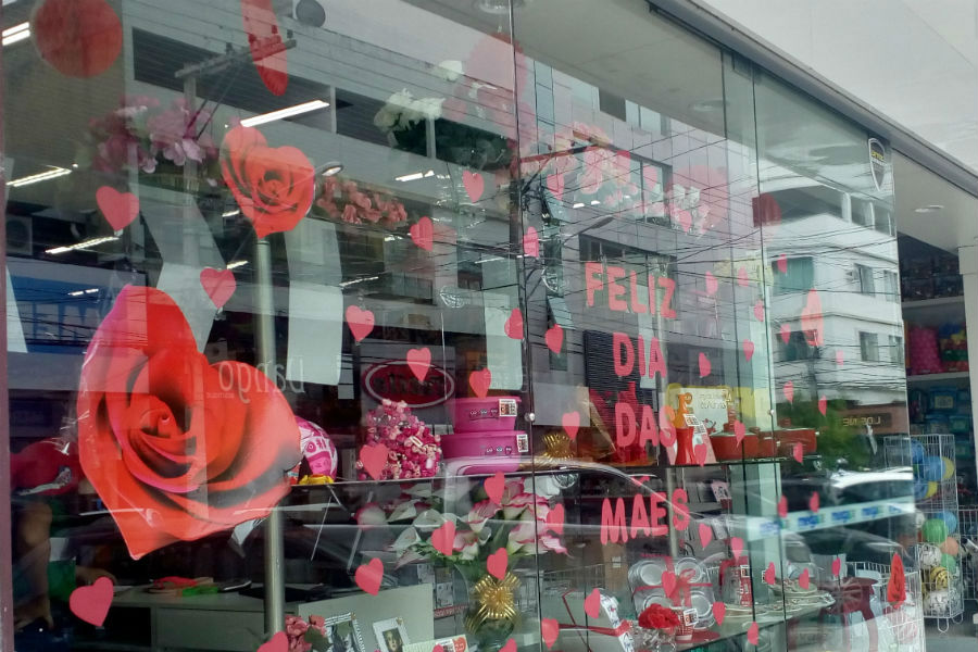 DIA DAS MÃES | Dia das Mães aquece o comércio e Procon de Linhares reforça alerta ao consumidor