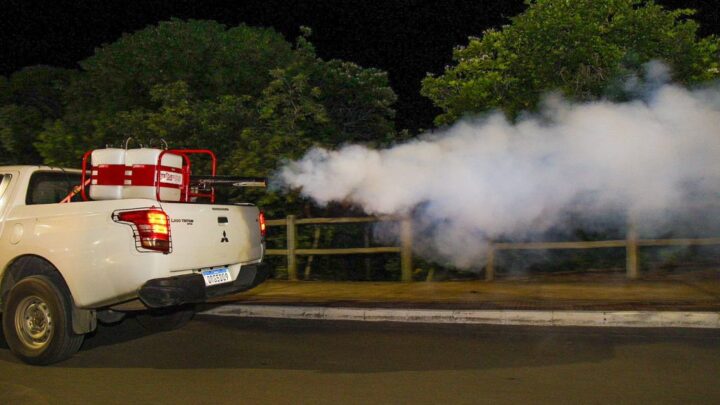 Carro fumacê segue no combate ao mosquito da dengue em Linhares