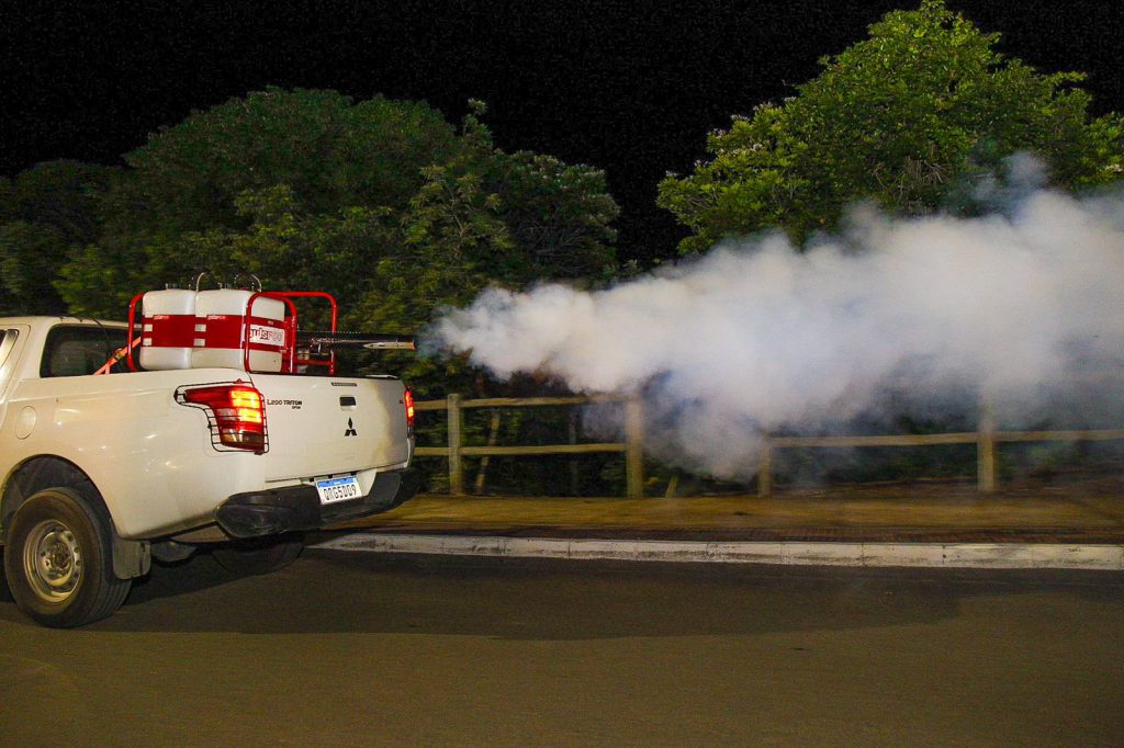 Carro fumacê segue no combate ao mosquito da dengue em Linhares