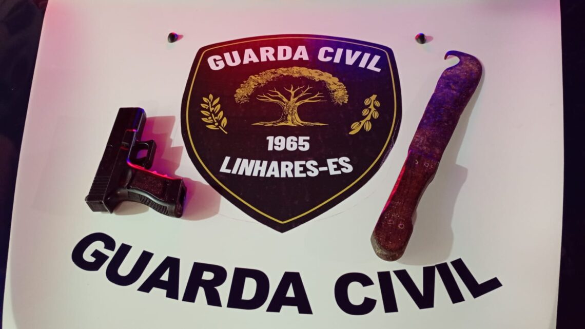 PRESO | Homem é preso pela Guarda Civil Municipal com simulacro de arma e facão no Centro de Linhares
